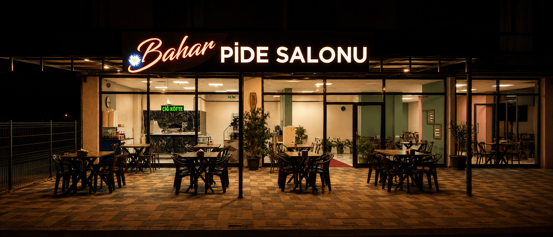 Bahar Pide ve Lahmacun Salonu'nun gece dış cephe görünümü